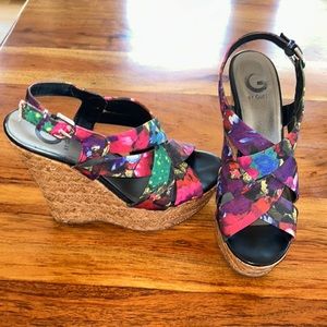 G by GUESS platforms Size 9 floral